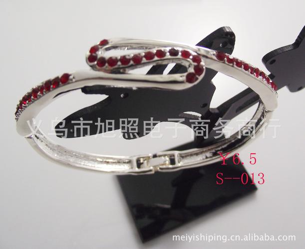 手鐲是鋅合金材質(zhì),電鍍白k鑲鉆產(chǎn)品,歡迎來樣定做-「其他首飾品」